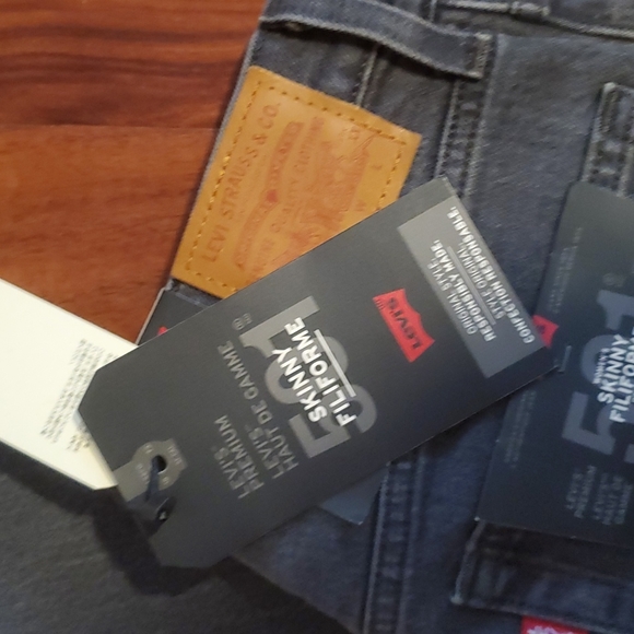 NWT Levi's 501 skinny in dark grey/faded black - Picture 2 of 8